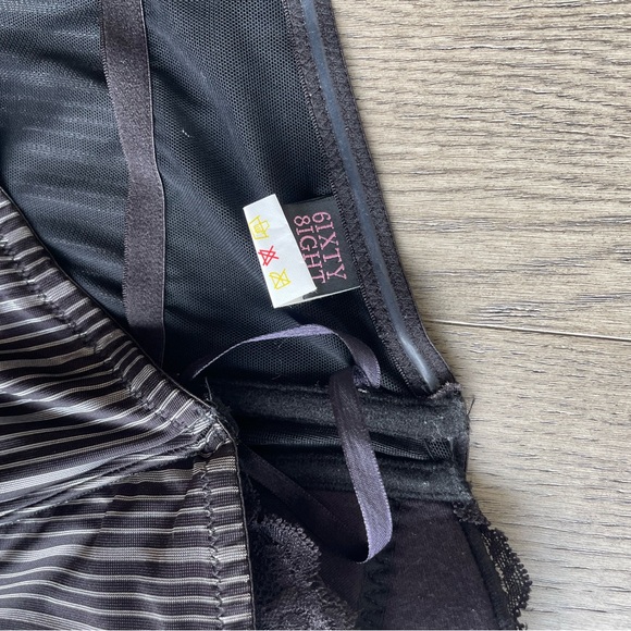 Stretch pinstripe corset - Picture 3 of 3